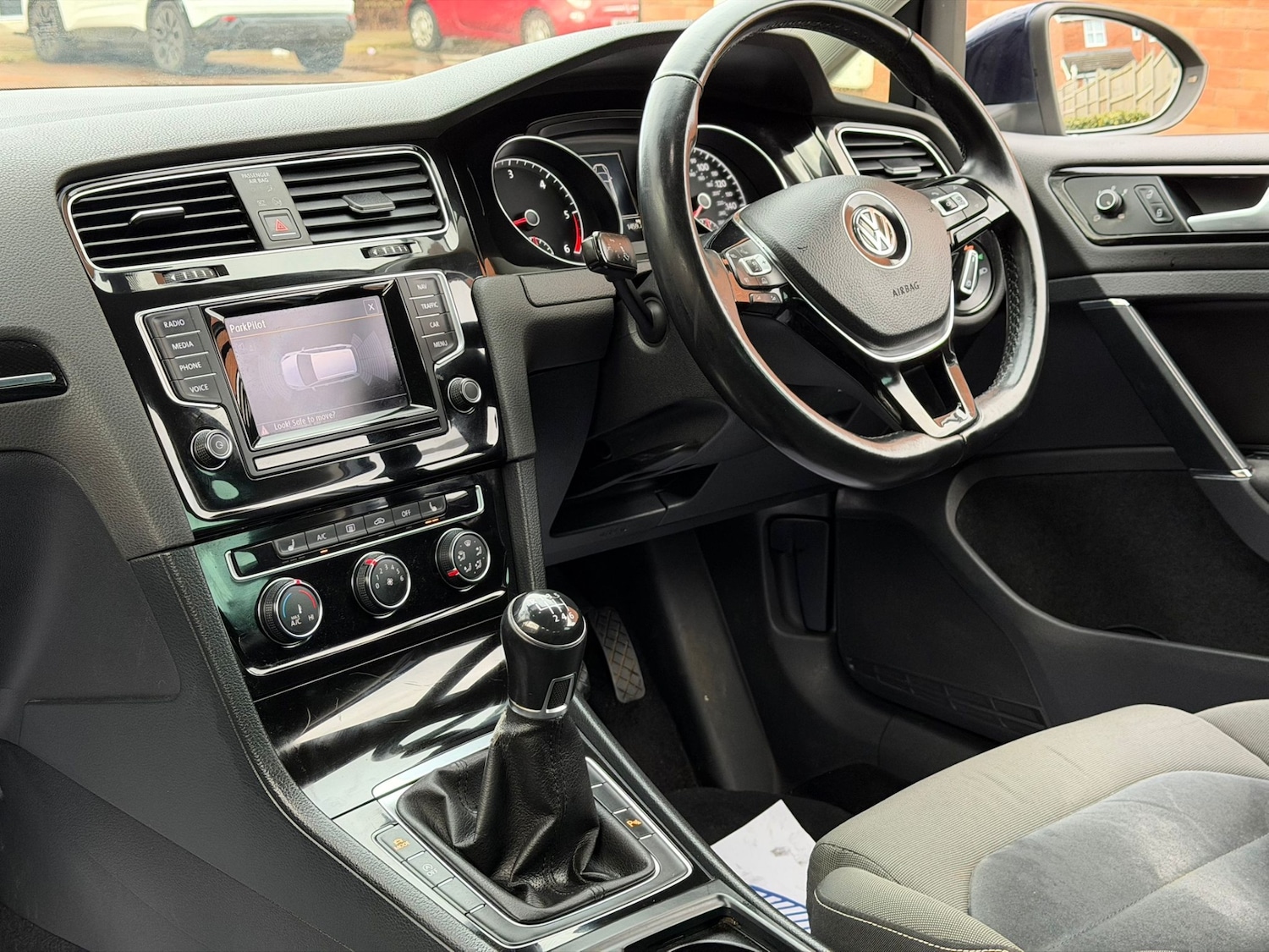 Used Volkswagen Golf 2015 for sale - 77624811: Photo 35