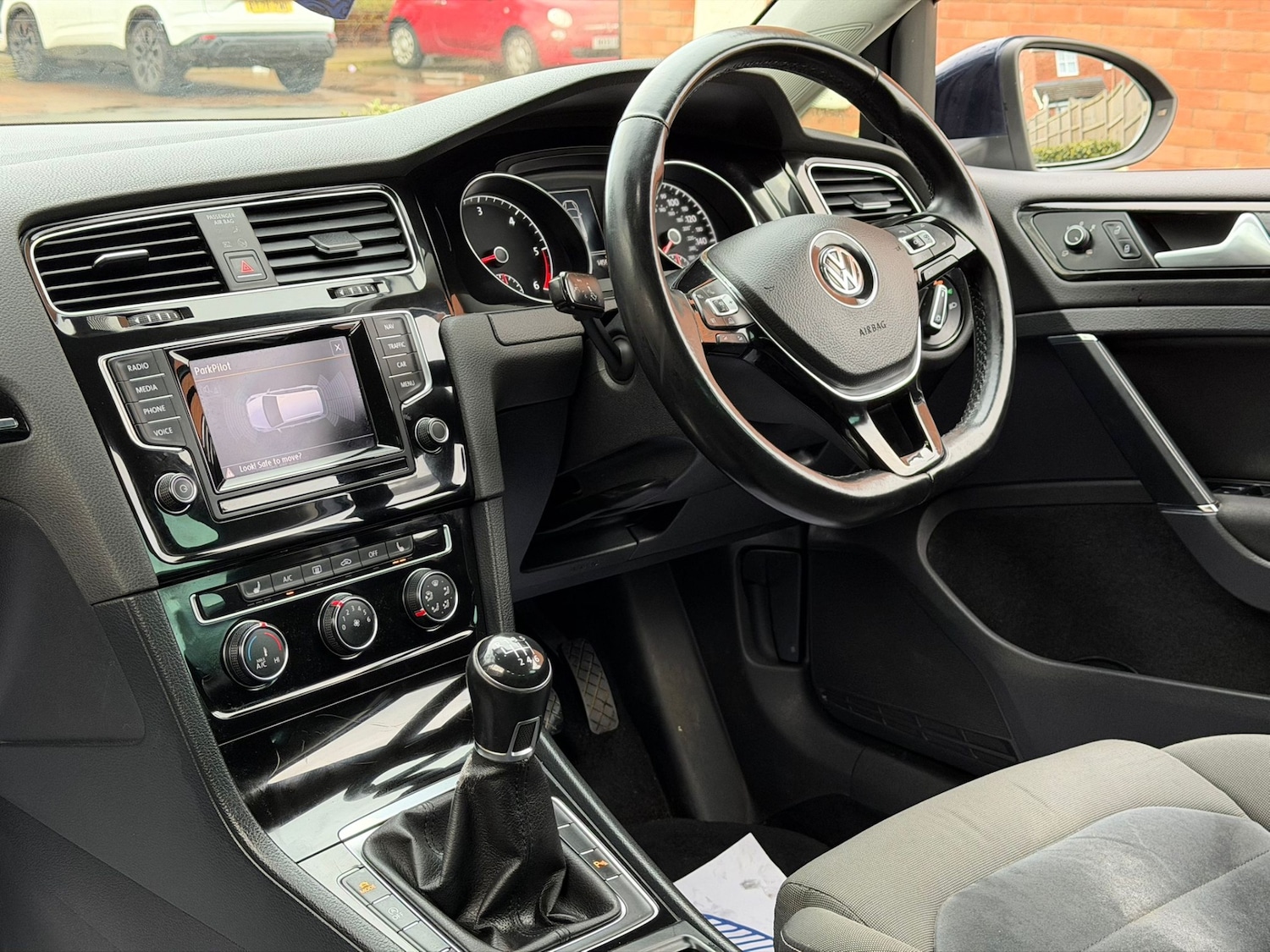 Used Volkswagen Golf 2015 for sale - 77624811: Photo 40