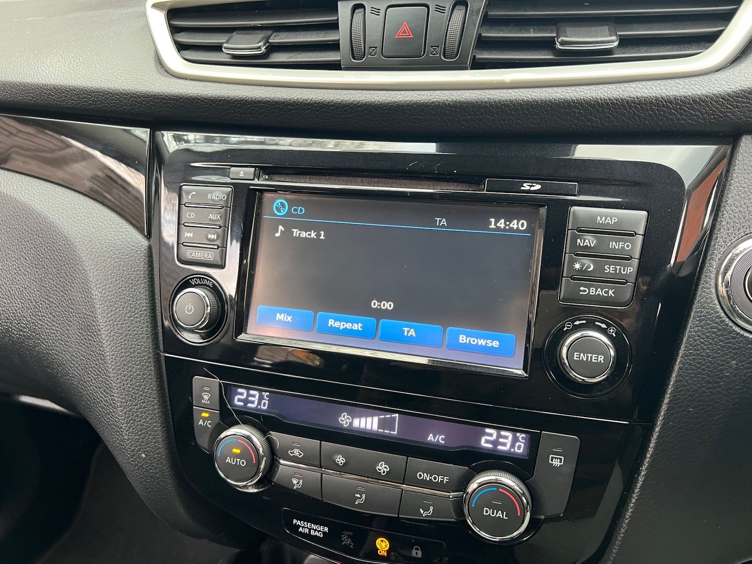 Used Nissan Qashqai 2015 for sale - 77145159: Photo 18