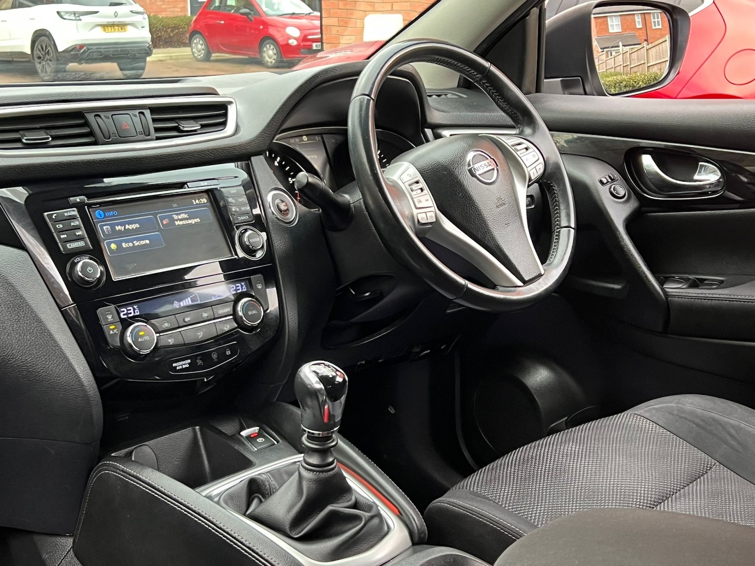 Used Nissan Qashqai 2015 for sale - 77145159: Photo 31