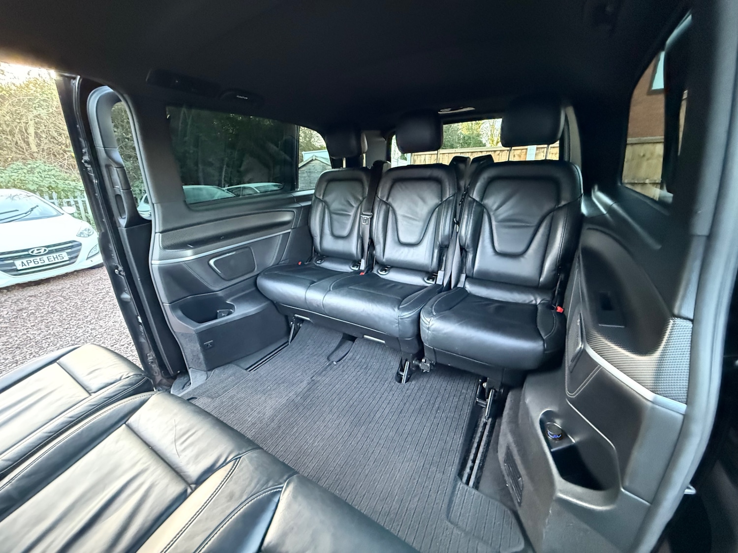 Used Mercedes-Benz V-Class 2019 for sale - 76729077: Photo 11