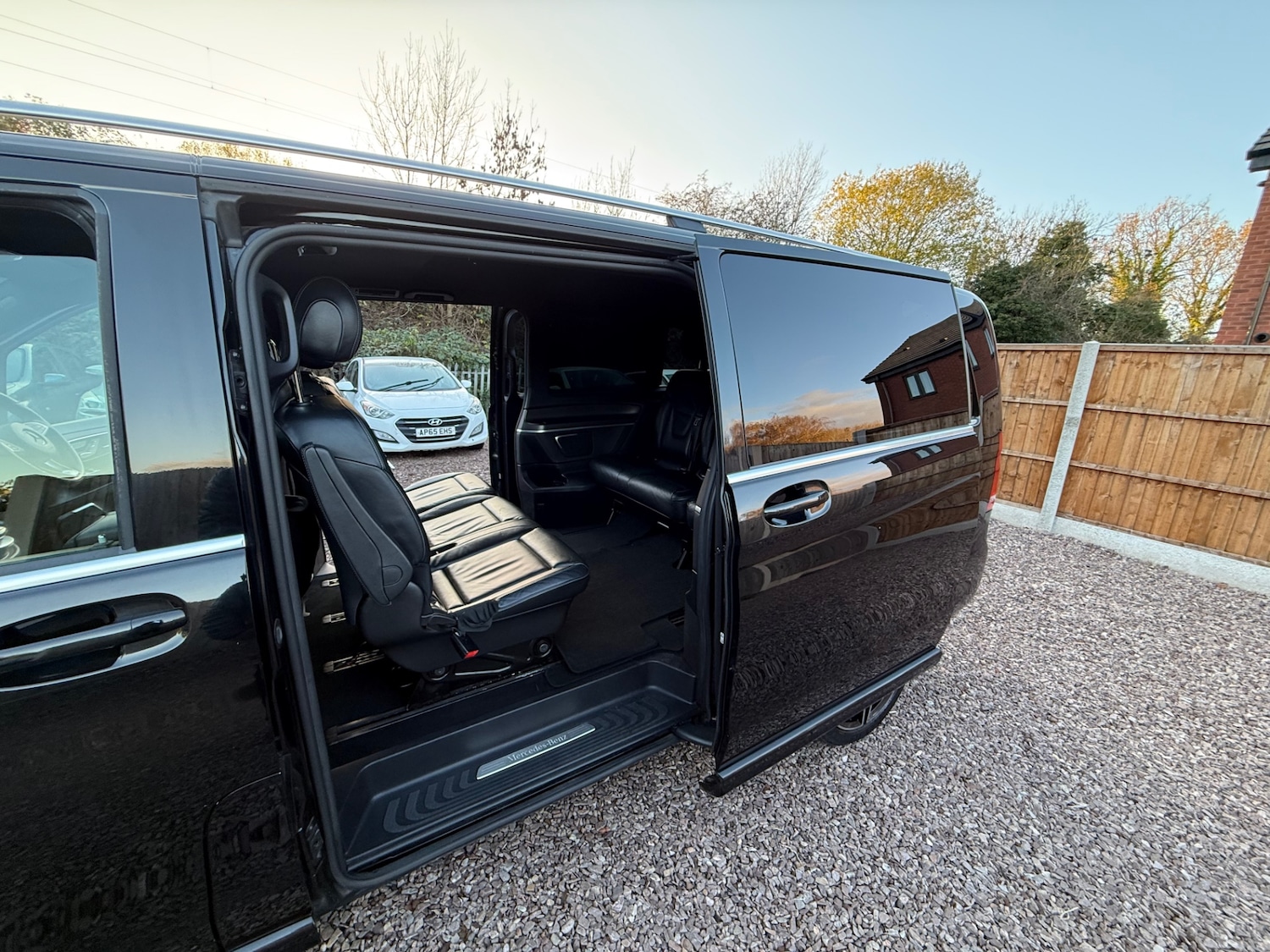 Used Mercedes-Benz V-Class 2019 for sale - 76729077: Photo 17