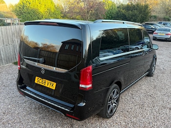 Used Mercedes-Benz V-Class 2019 for sale - 76729077: Photo