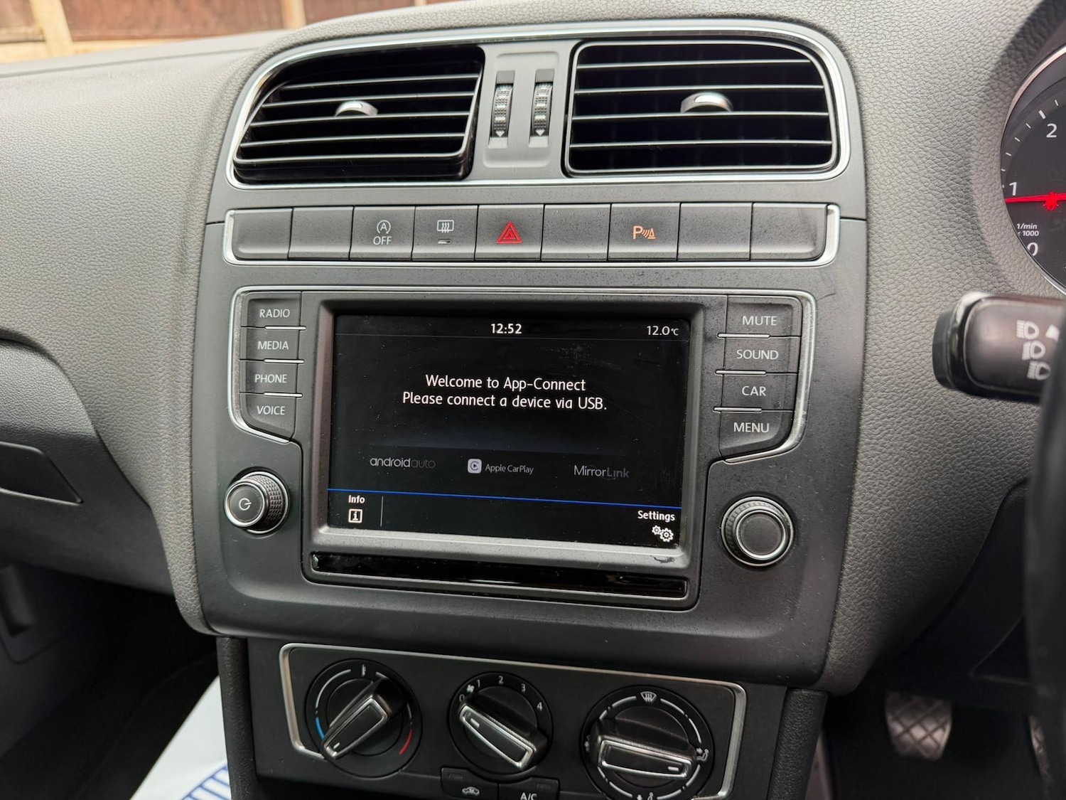 Used Volkswagen Polo 2017 for sale - 77854363: Photo 28