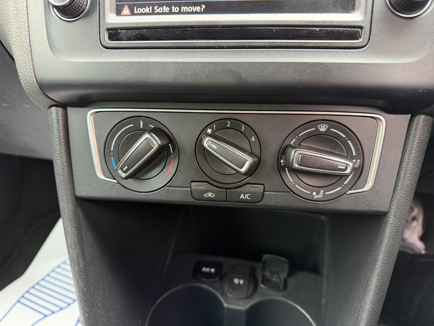 Used Volkswagen Polo 2017 for sale - 77854363: Photo 33