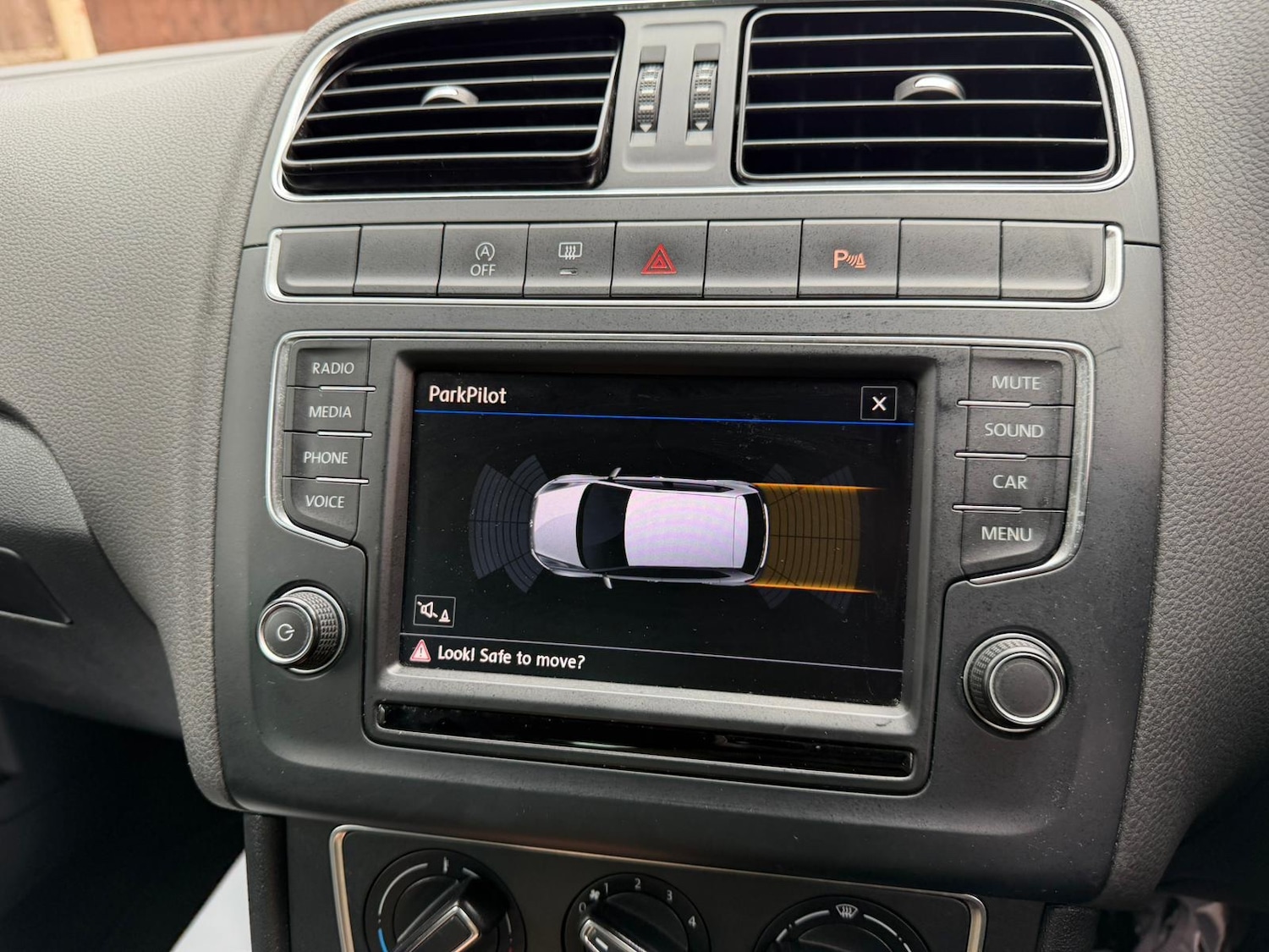 Used Volkswagen Polo 2017 for sale - 77854363: Photo 34