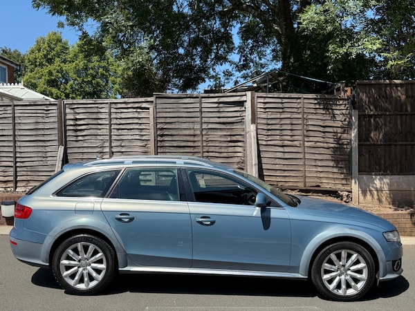 Used Audi A4 Allroad 2010 for sale - 75233677: Photo 2