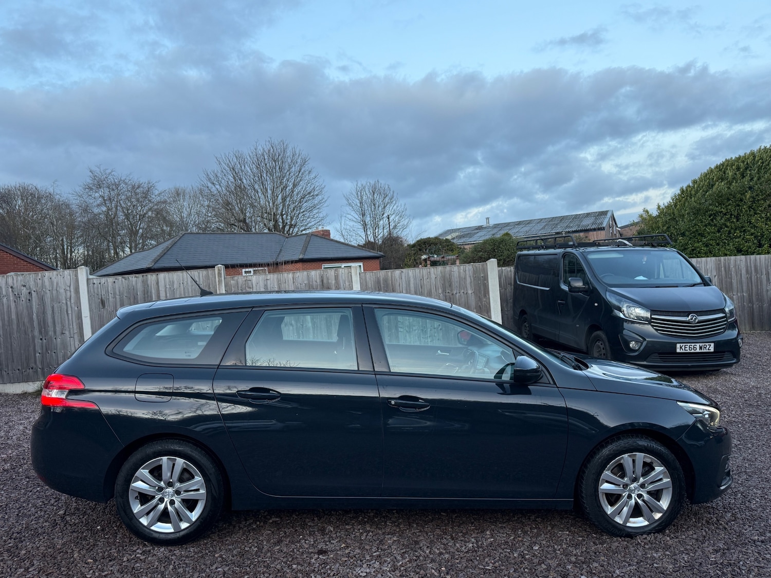Used Peugeot 308 2018 for sale - 77145376: Photo 2