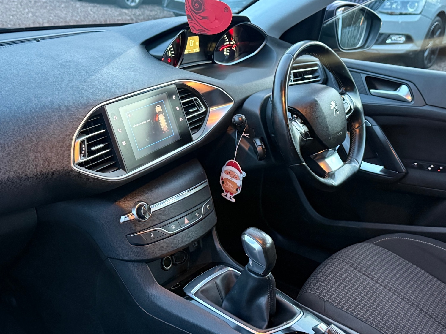 Used Peugeot 308 2018 for sale - 77145376: Photo 28