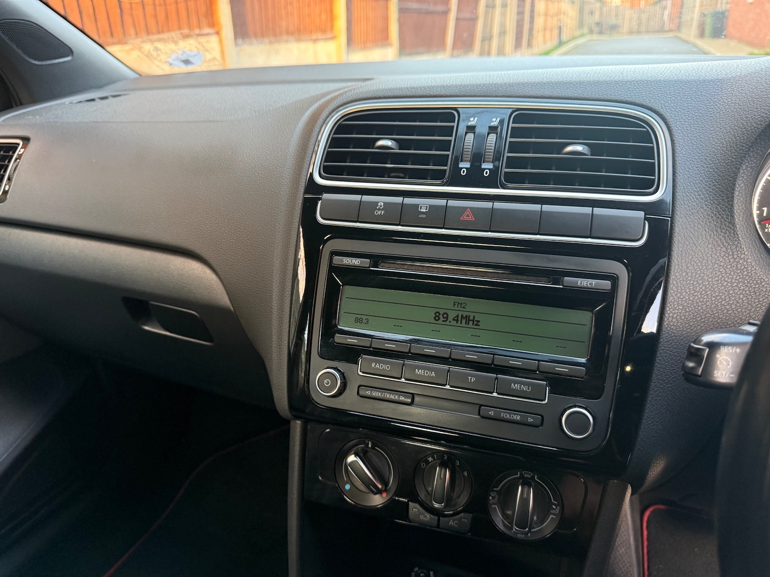 Used Volkswagen Polo 2011 for sale - 76946006: Photo 16