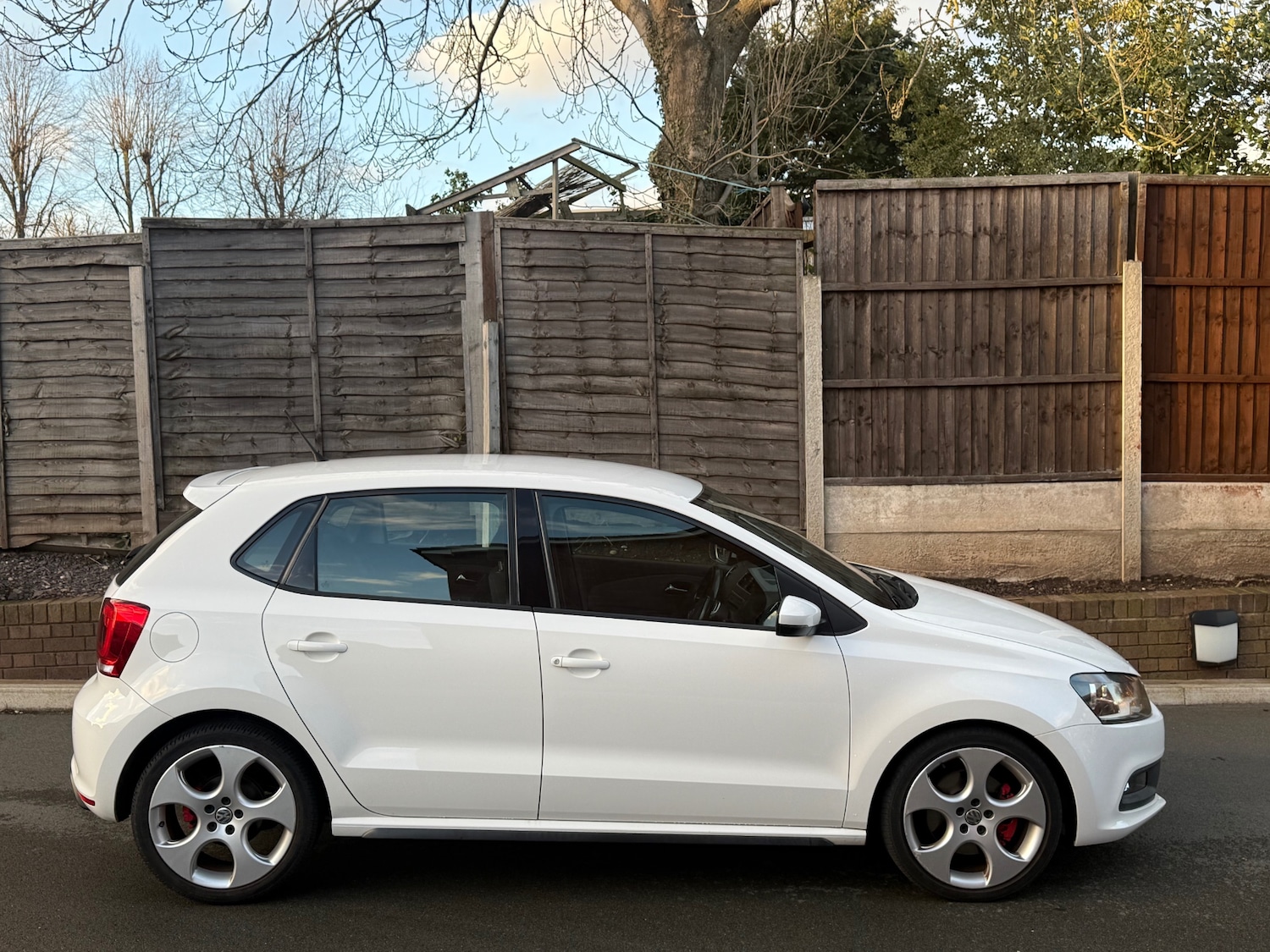 Used Volkswagen Polo 2011 for sale - 76946006: Photo 2