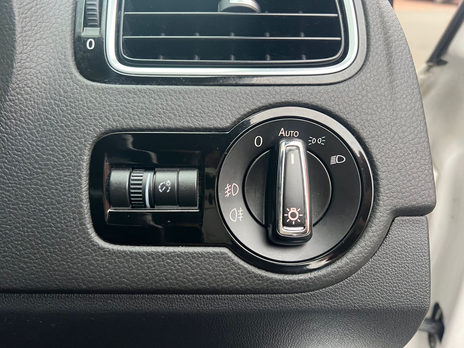 Used Volkswagen Polo 2012 for sale - 76517998: Photo 30