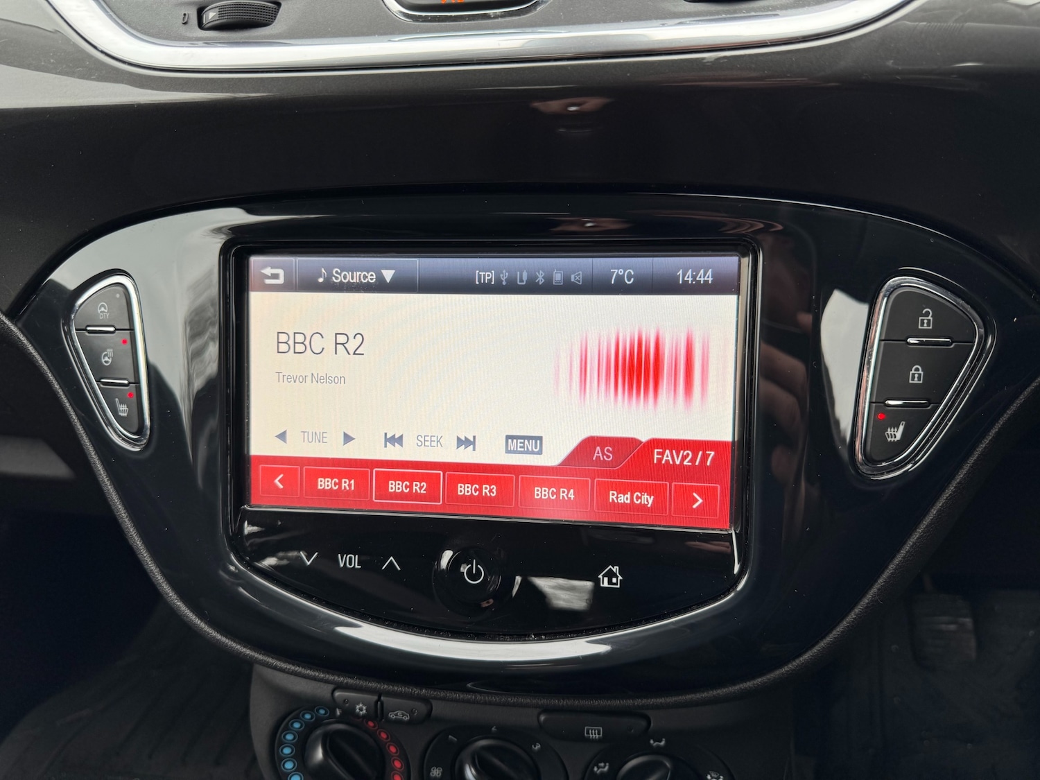 Used Vauxhall Corsa 2015 for sale - 77329468: Photo 29