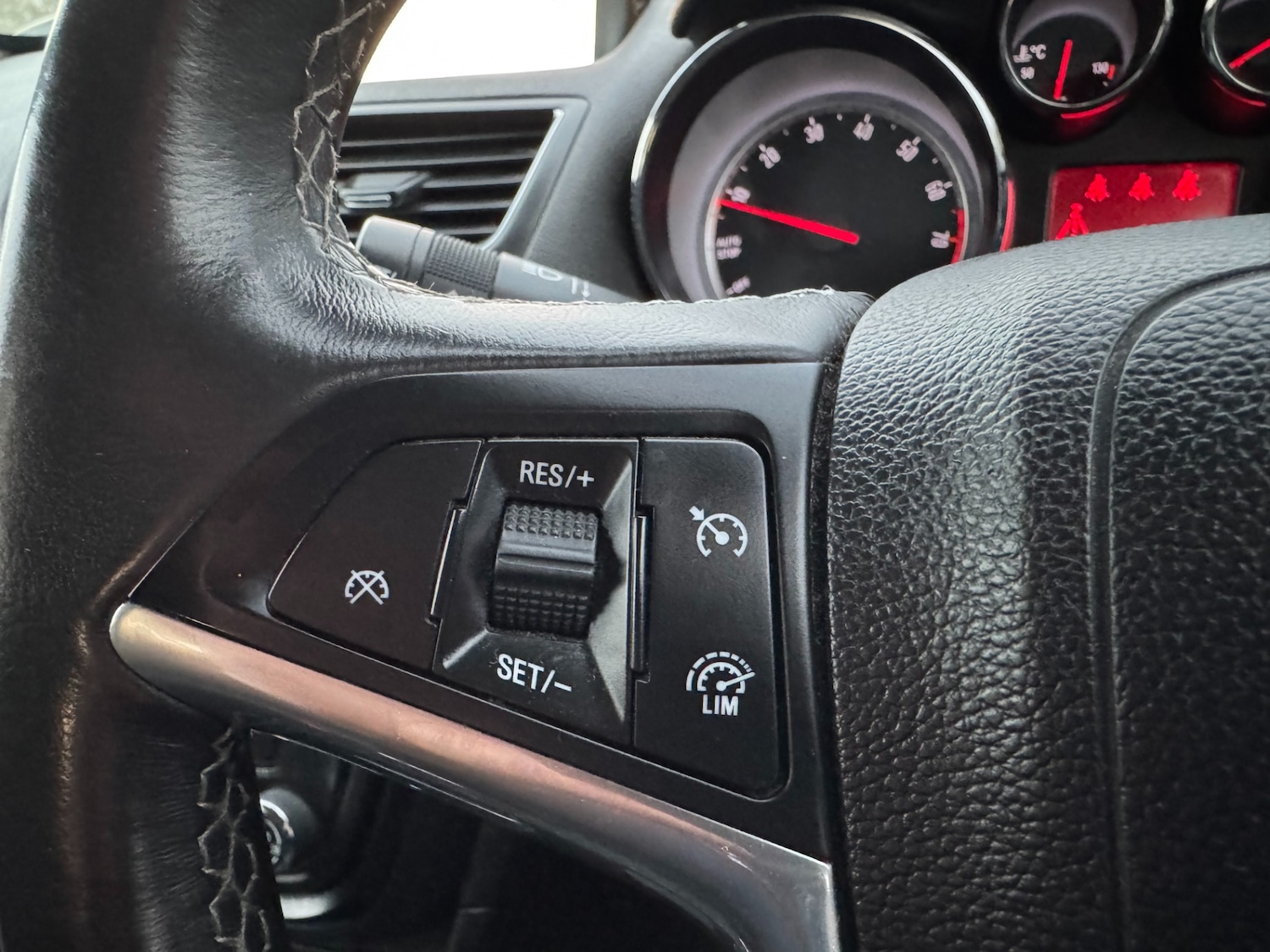 Used Vauxhall Mokka 2015 for sale - 76974811: Photo 32