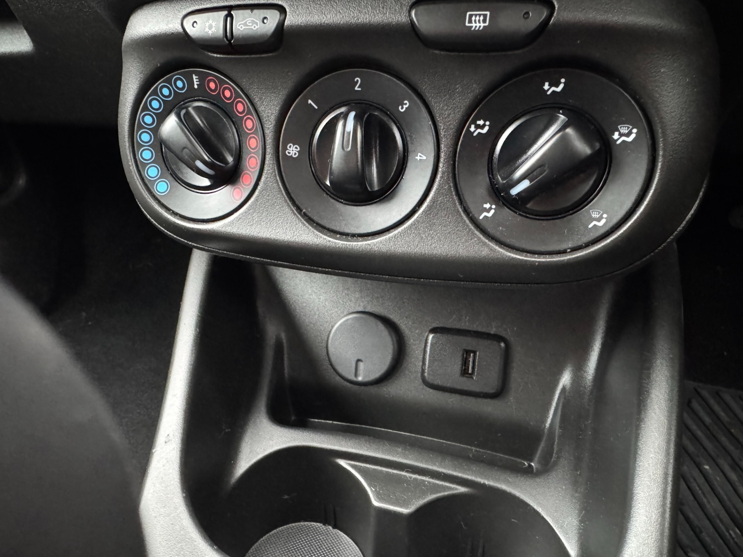 Used Vauxhall Corsa 2017 for sale - 76975404: Photo 28