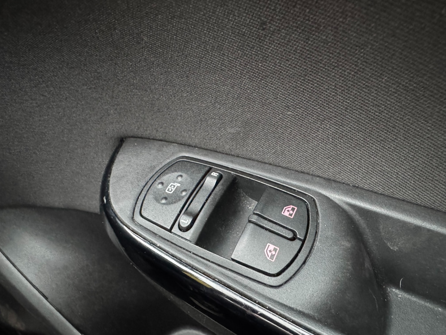 Used Vauxhall Corsa 2017 for sale - 76975402: Photo 31