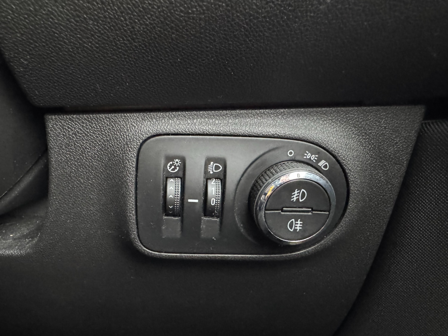 Used Vauxhall Corsa 2017 for sale - 76975402: Photo 32