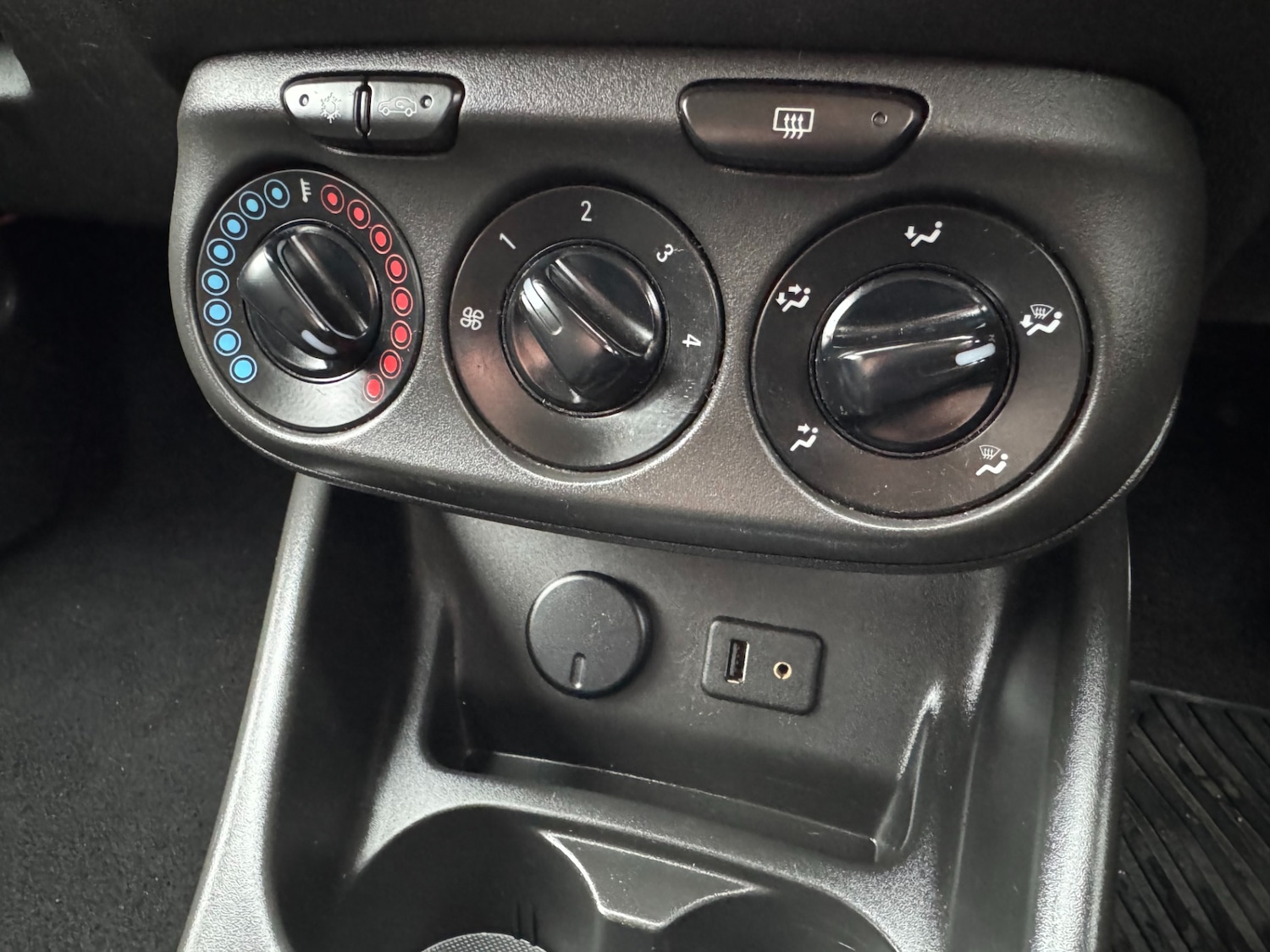 Used Vauxhall Corsa 2015 for sale - 76974792: Photo 37