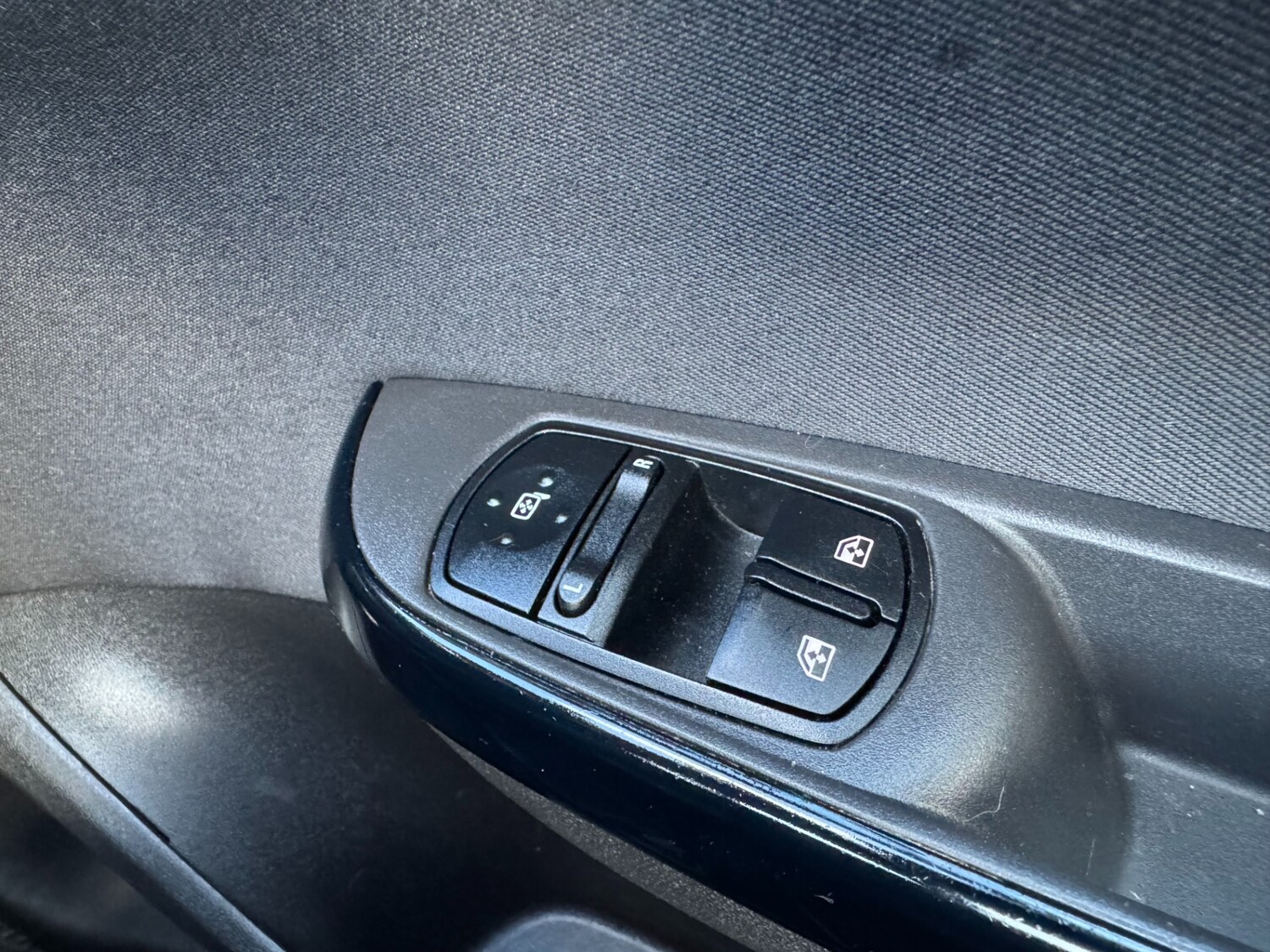 Used Vauxhall Corsa 2016 for sale - 77896088: Photo 26