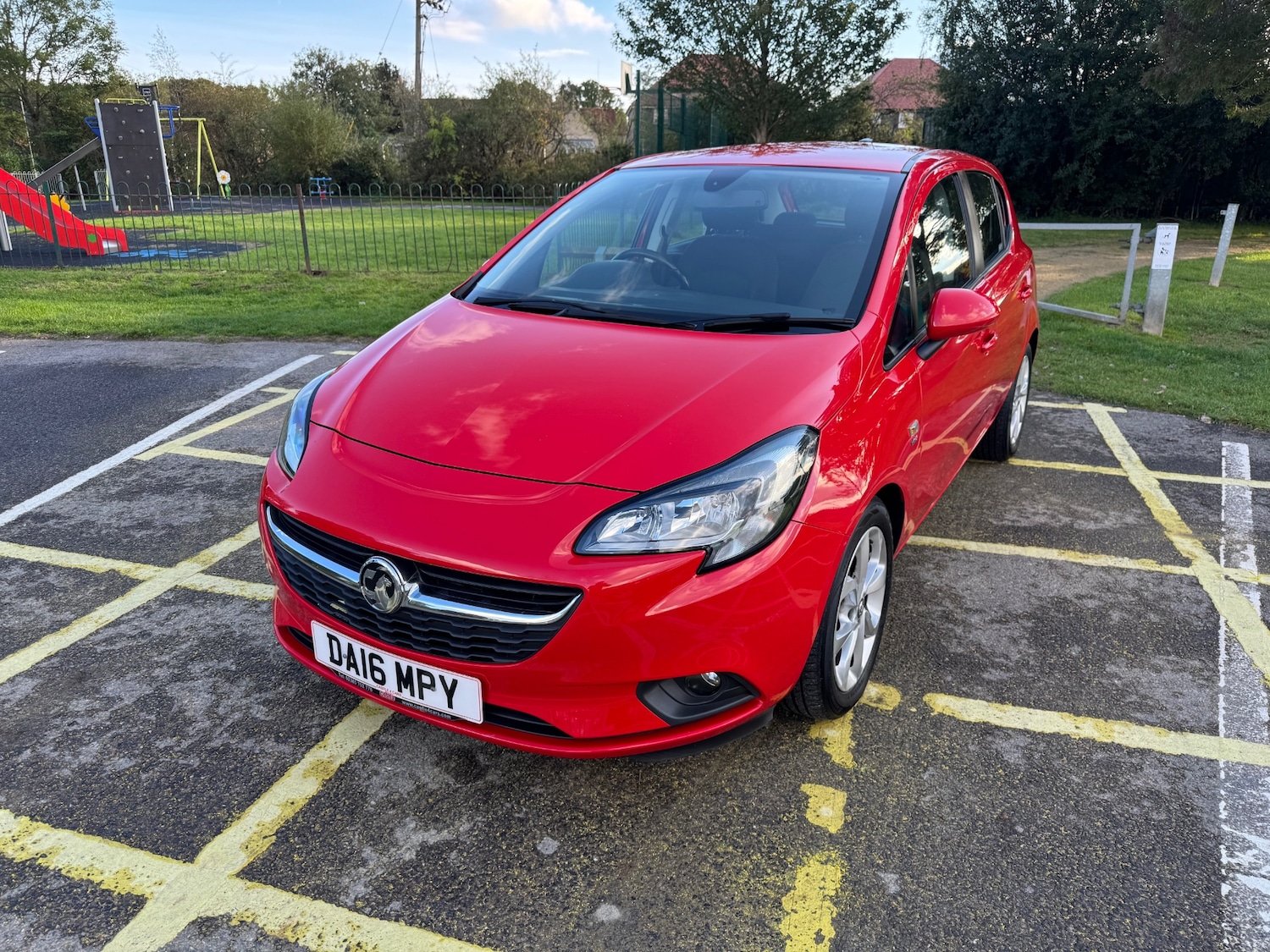 Used Vauxhall Corsa 2016 for sale - 76957239: Photo 4