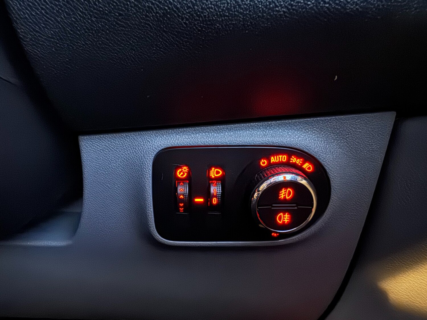 Used Vauxhall Corsa 2015 for sale - 77896112: Photo 32