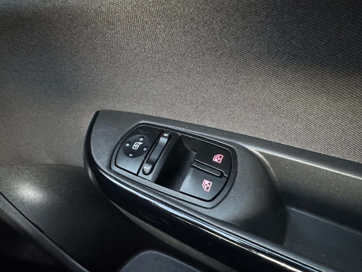 Used Vauxhall Corsa 2016 for sale - 78122012: Photo 27