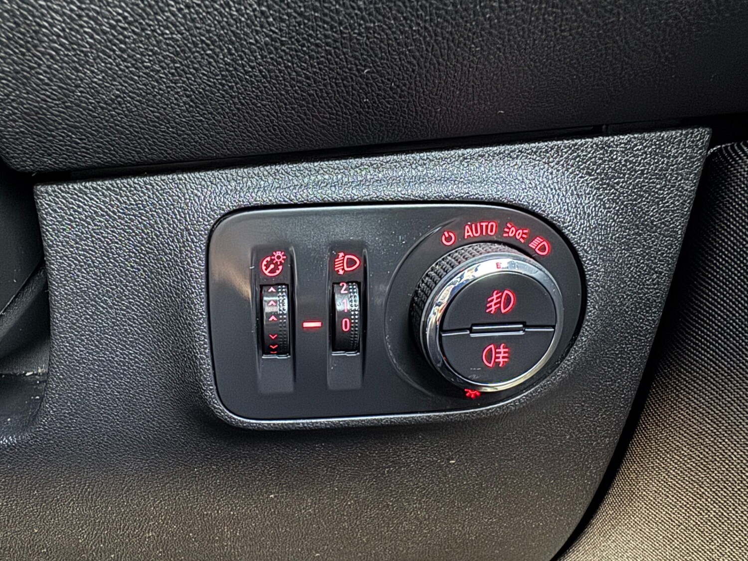 Used Vauxhall Corsa 2016 for sale - 78122012: Photo 28