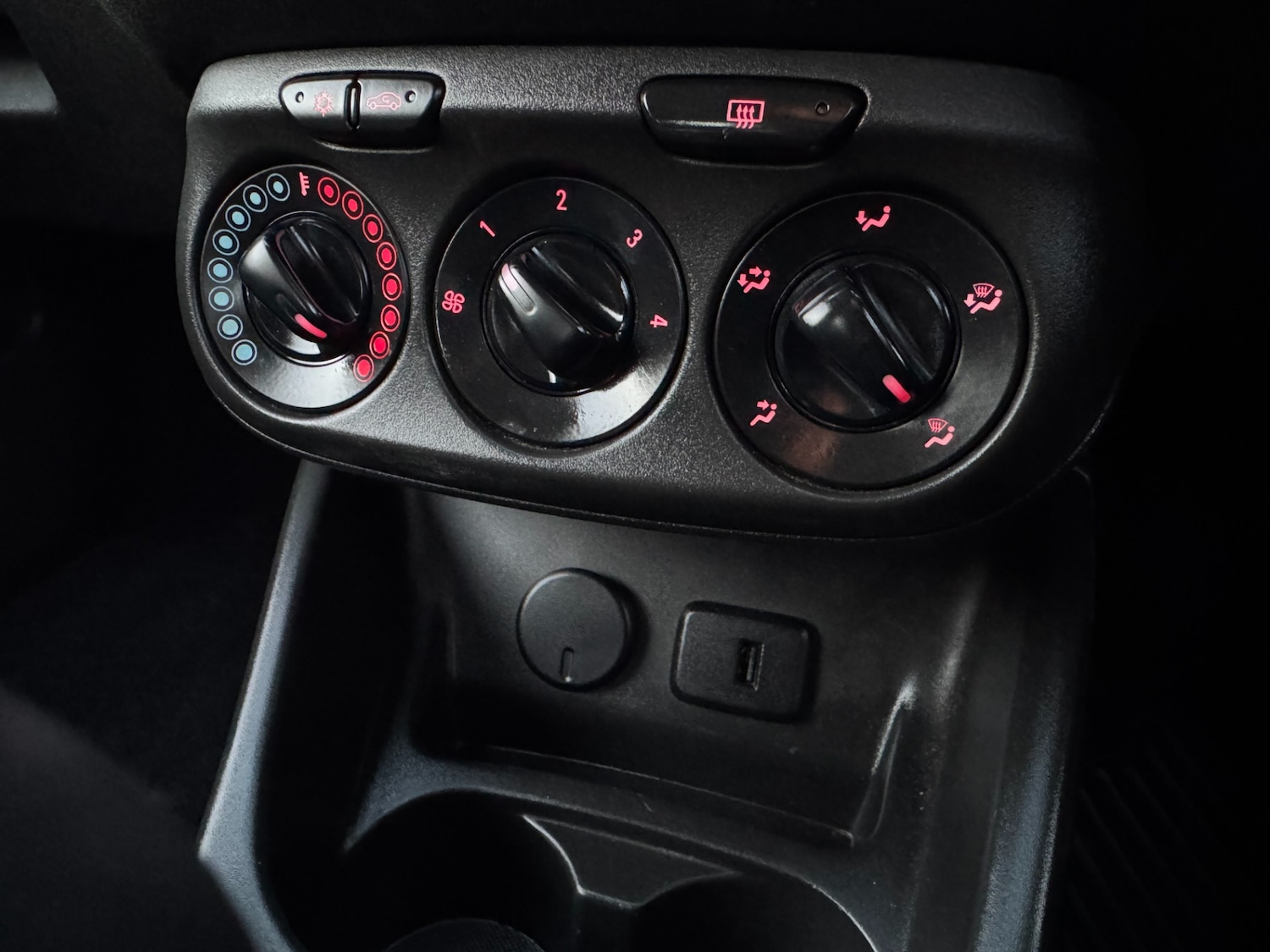 Used Vauxhall Corsa 2016 for sale - 78122012: Photo 33