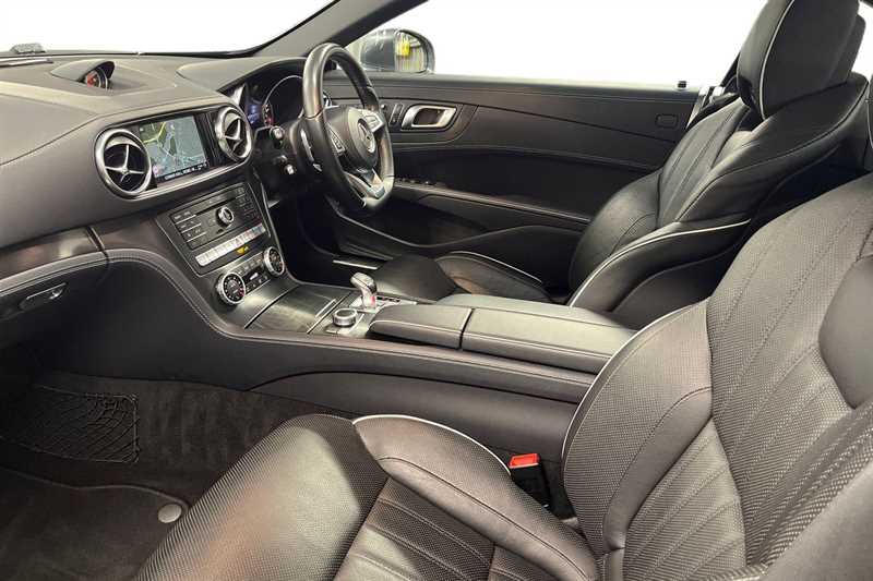 Used Mercedes-Benz SL 2017 for sale - 77111967: Photo 2