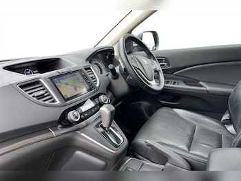 Used Honda CR-V 2017 for sale - 79051200: Photo