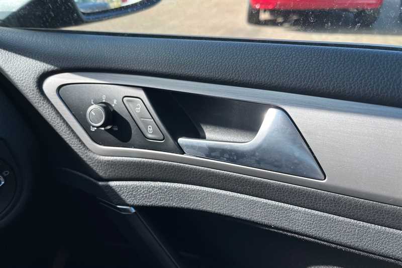 Used Volkswagen Golf 2016 for sale - 77499837: Photo 19