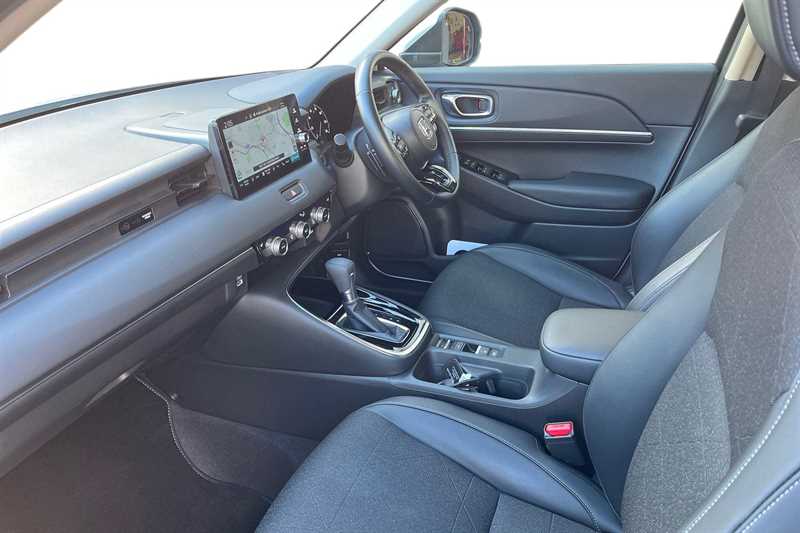 Used Honda HR-V 2022 for sale - 76311735: Photo 2