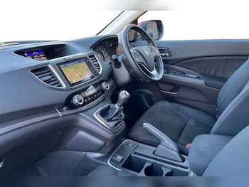 Used Honda CR-V 2017 for sale - 78129044: Photo