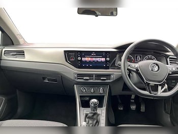 Used Volkswagen Polo 2018 for sale - 77560791: Photo