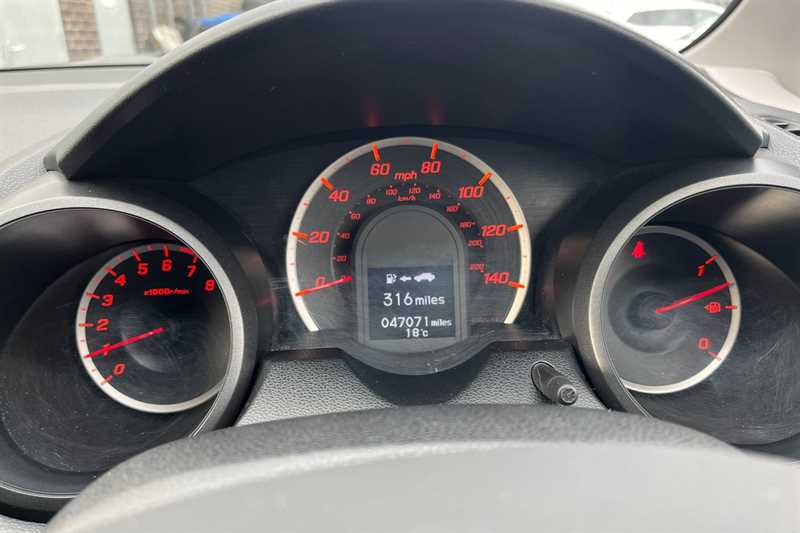 Used Honda Jazz 2014 for sale - 77576621: Photo 11