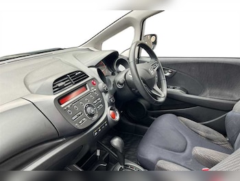 Used Honda Jazz 2014 for sale - 77576621: Photo