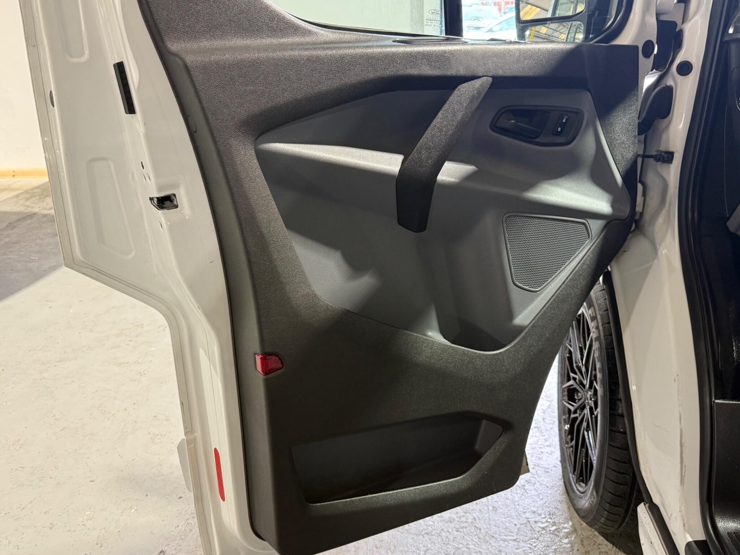 Used Ford Transit Custom for sale - 76996229: Photo 25