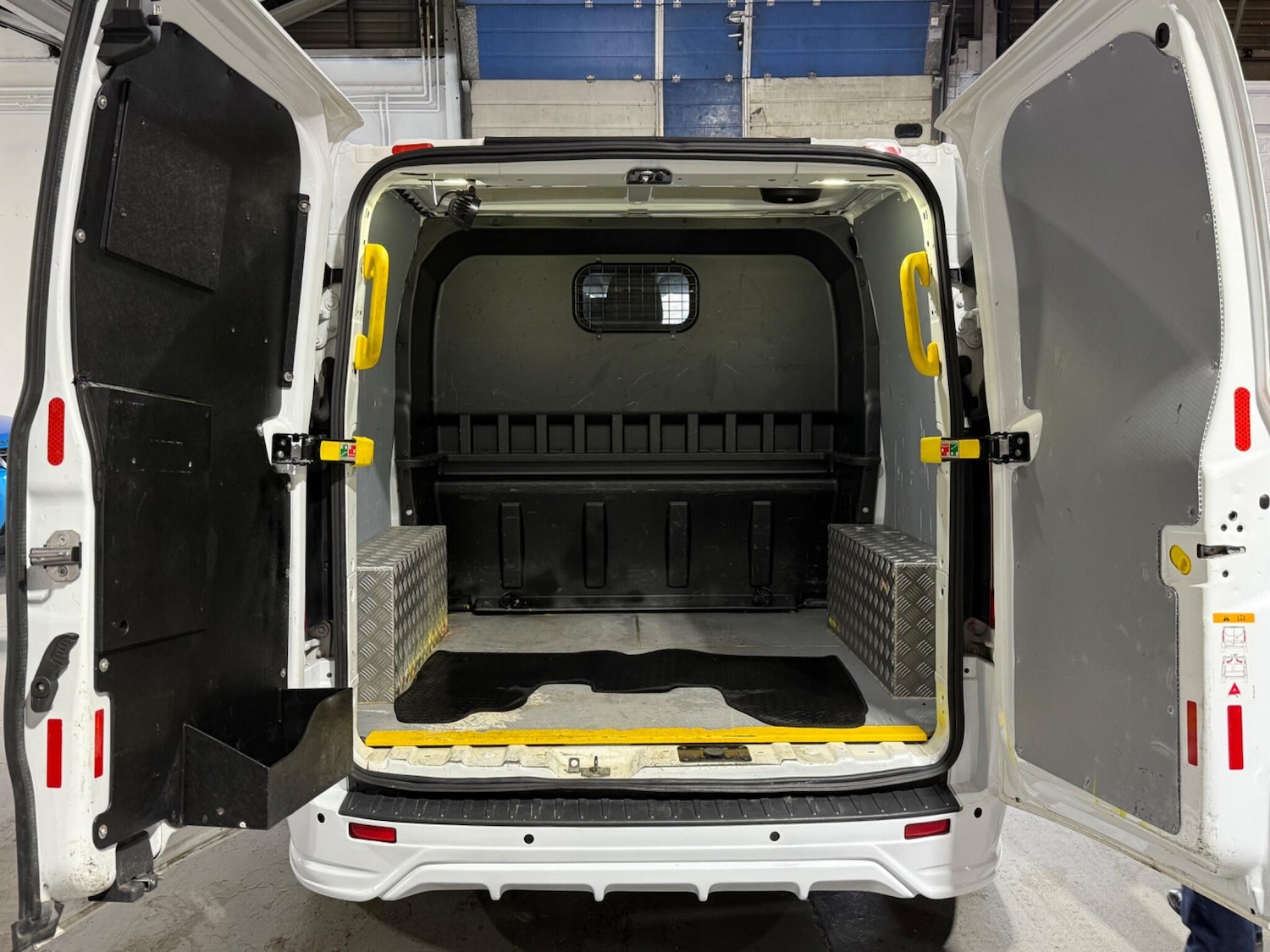 Used Ford Transit Custom for sale - 76996229: Photo 5