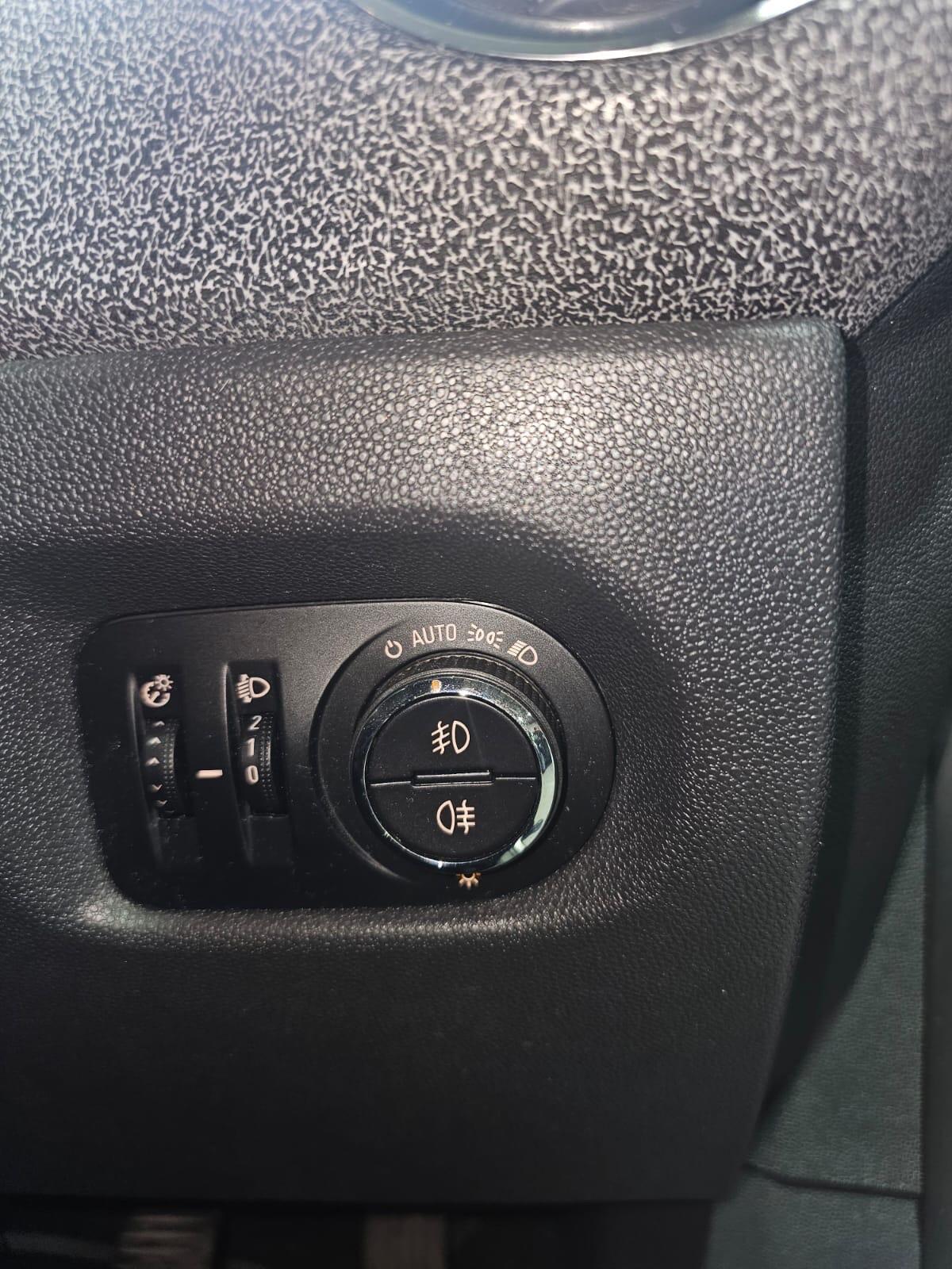 Used Vauxhall Corsa 2012 for sale - 77074021: Photo 12