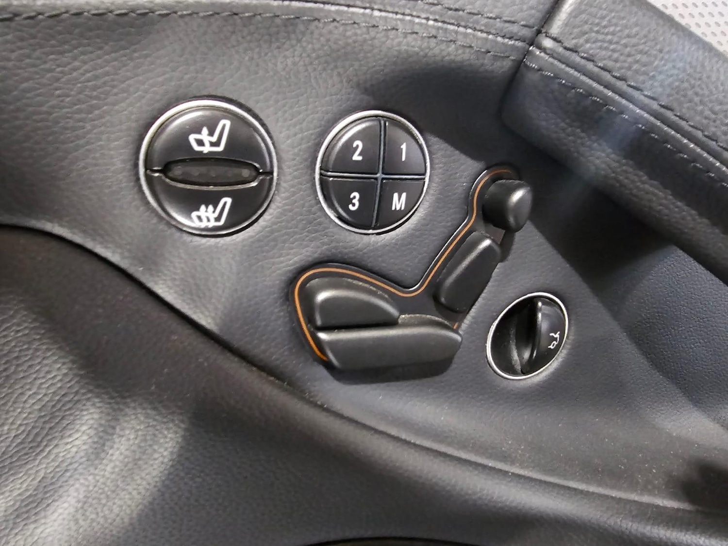 Used Mercedes-Benz 350 SL 2008 for sale - 76013021: Photo 23