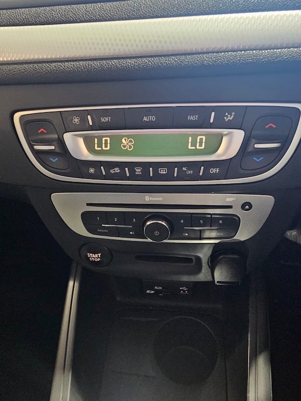 Used Renault Megane 2014 for sale - 76153137: Photo 12