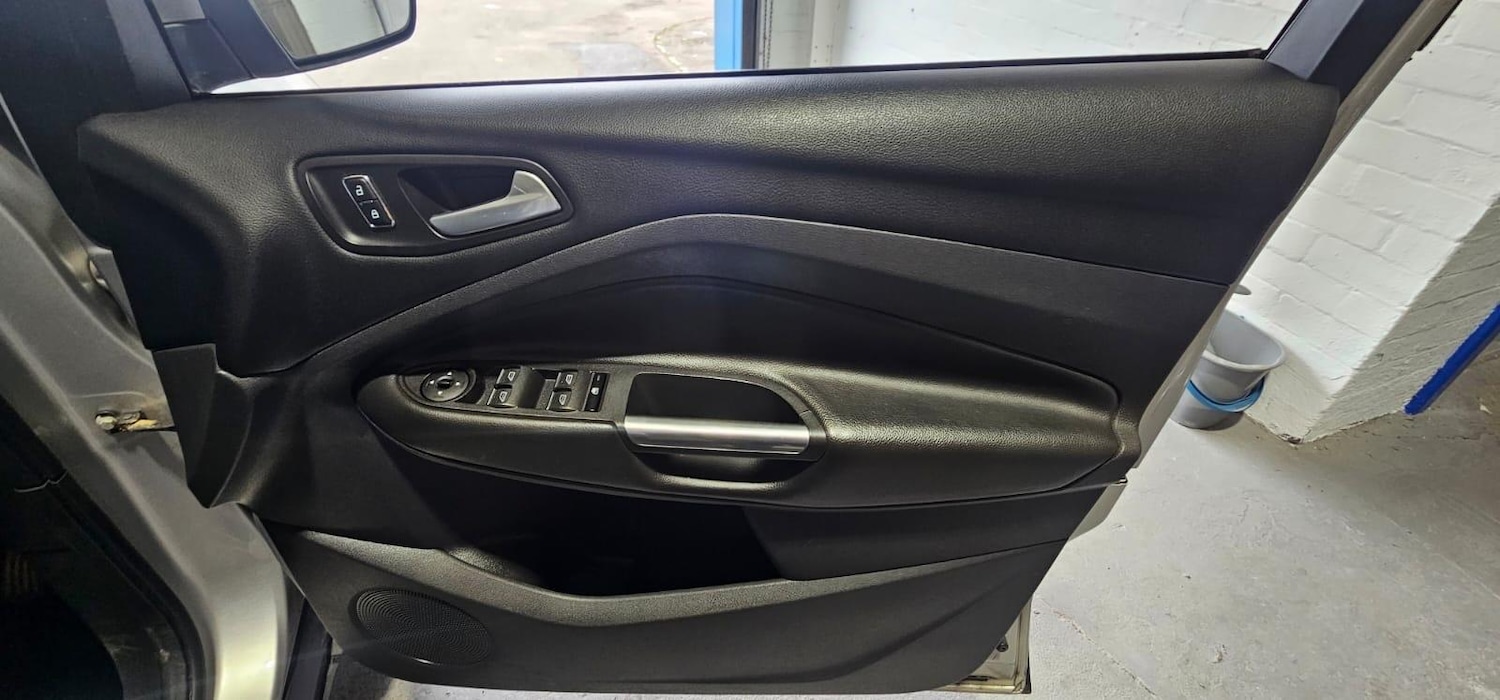 Used Ford Kuga 2015 for sale - 76458175: Photo 19