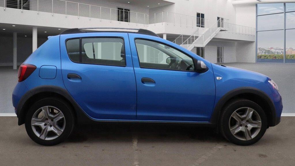 Used Dacia Sandero Stepway 2017 for sale - 76688941: Photo 5