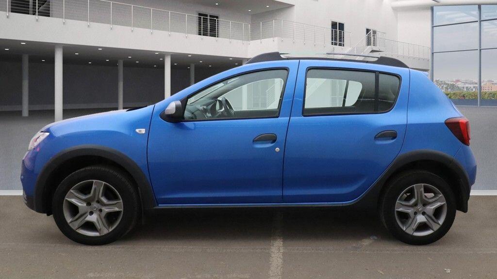 Used Dacia Sandero Stepway 2017 for sale - 76688941: Photo 6