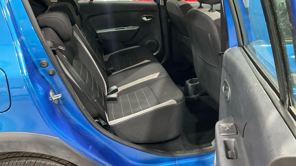 Used Dacia Sandero Stepway 2017 for sale - 76688941: Photo 8