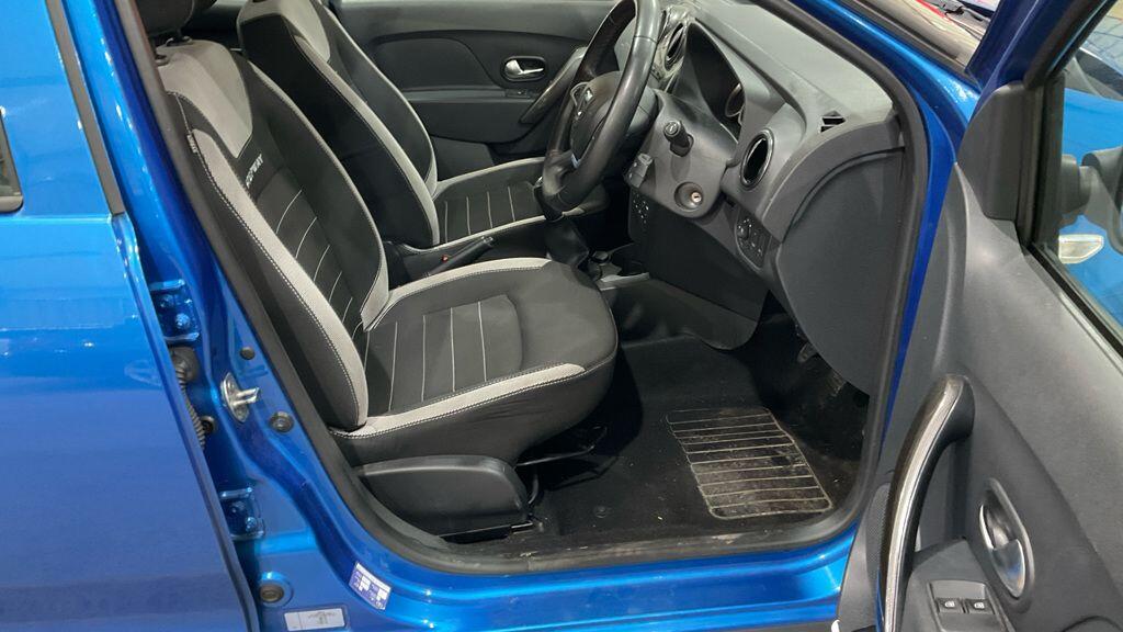 Used Dacia Sandero Stepway 2017 for sale - 76688941: Photo 9