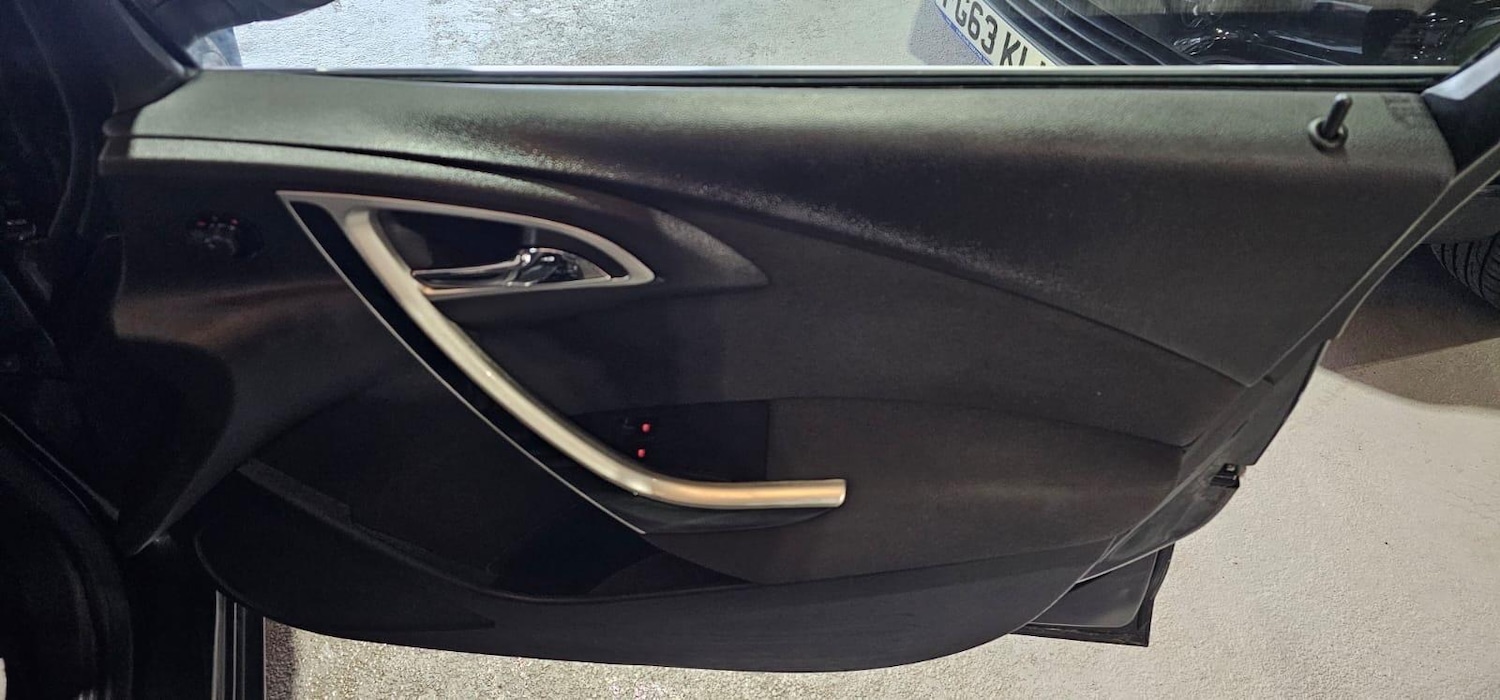 Used Vauxhall Astra 2013 for sale - 76377332: Photo 23