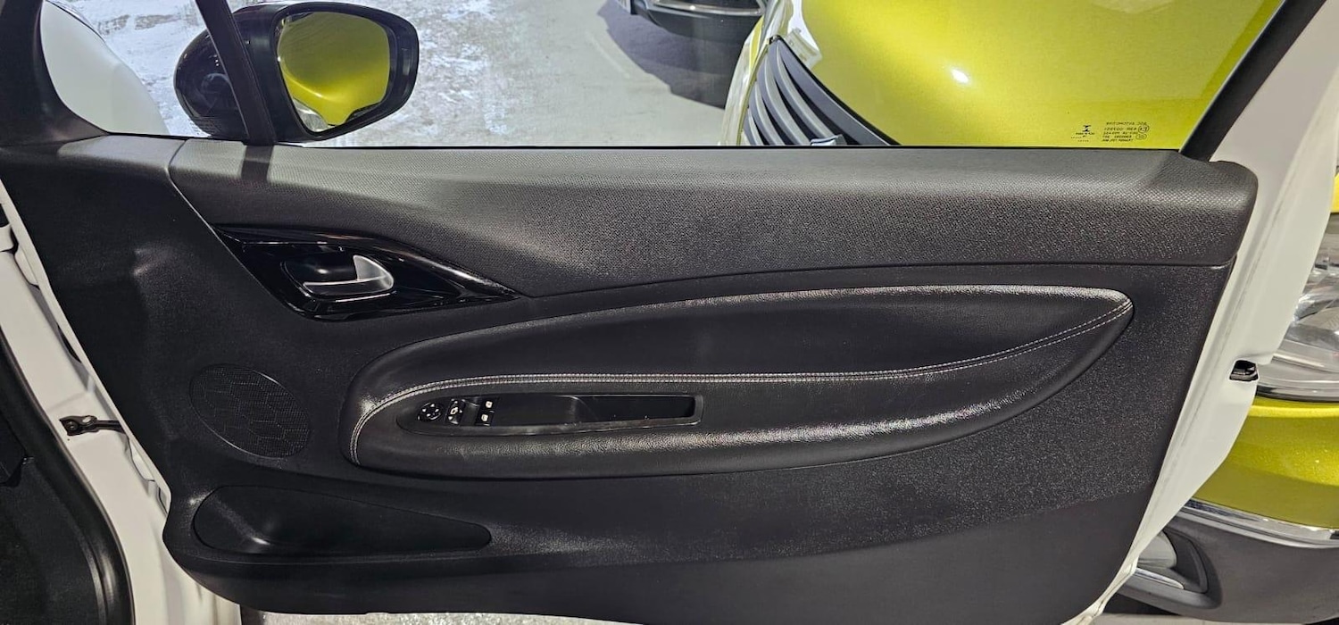 Used DS Automobiles DS 3 Cabrio 2016 for sale - 76327258: Photo 22