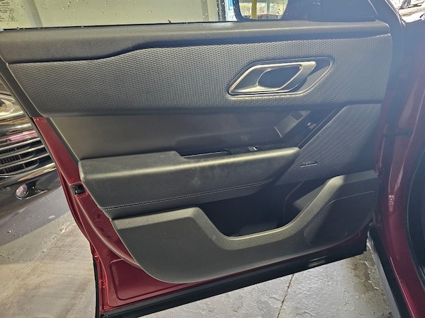 Used Land Rover Range Rover Velar 2018 for sale - 76294553: Photo 16