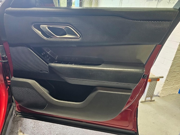 Used Land Rover Range Rover Velar 2018 for sale - 76294553: Photo 17